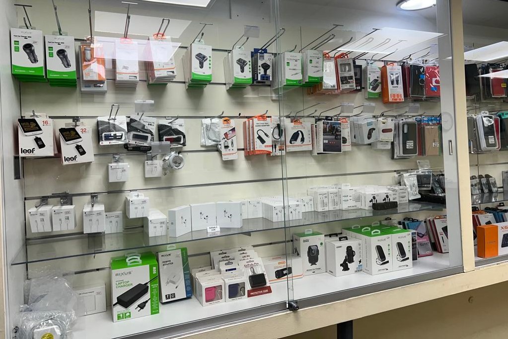 Accessoires téléphones et informatique